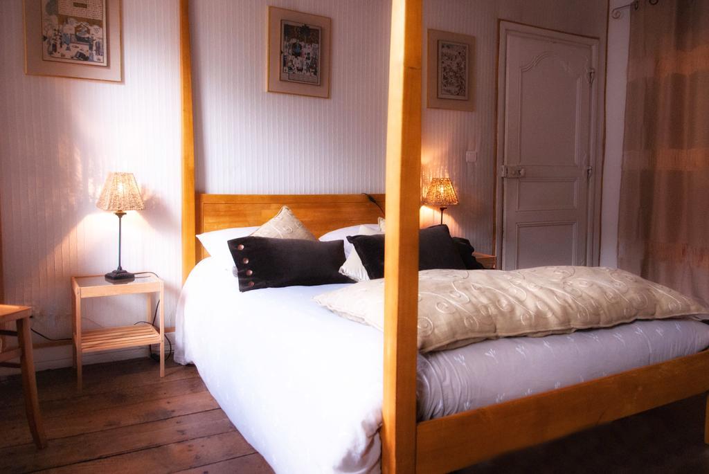 Les Chambres De Lourmel Pontivy Eksteriør billede